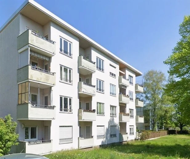 Mehrfamilienhaus — Außenansicht